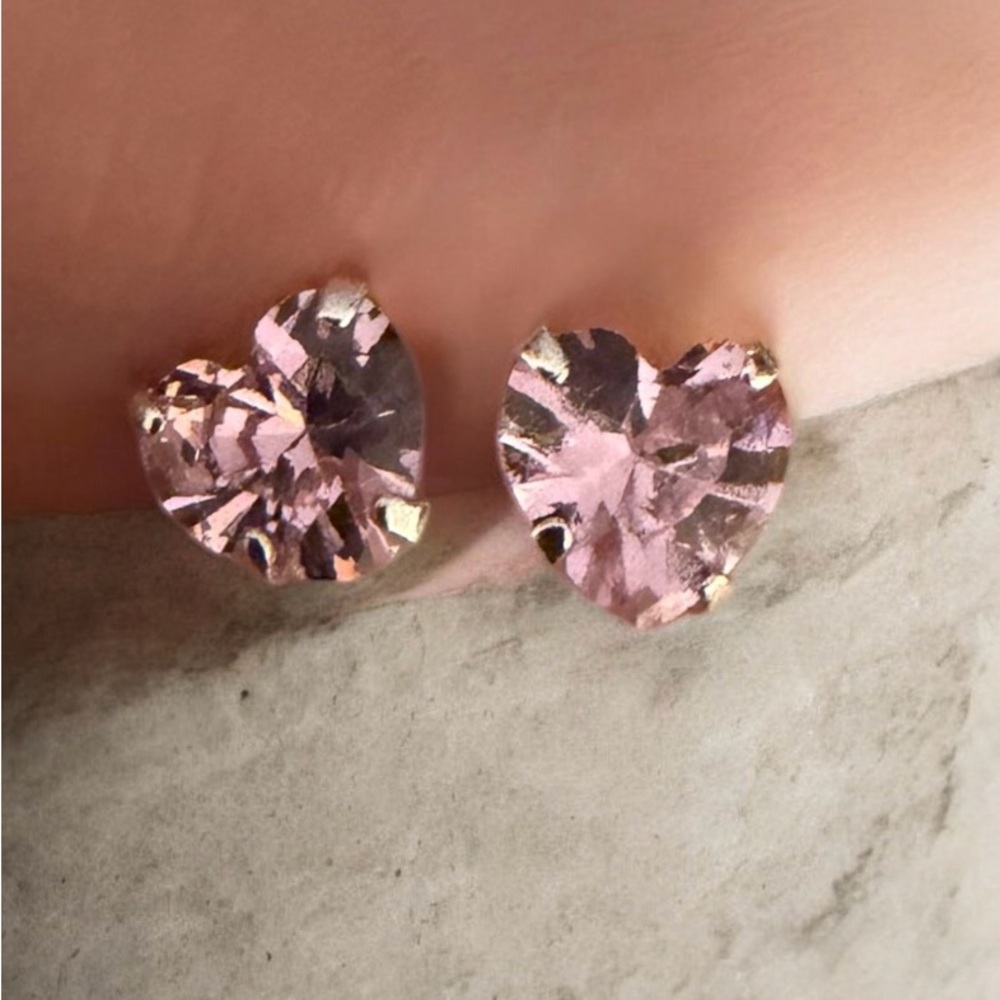Elegant Heart shaped Pink Gemstone Silver Stud Earrings